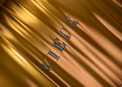 Film de dorure pour étiquettes adhésives